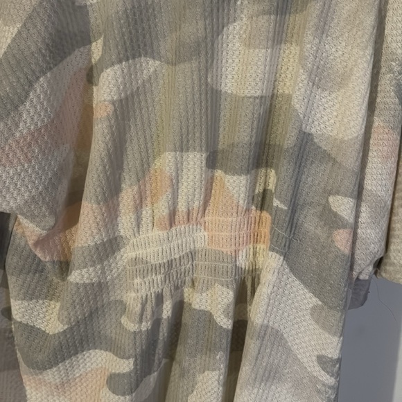 Light pink camouflage shrug. - Picture 5 of 5